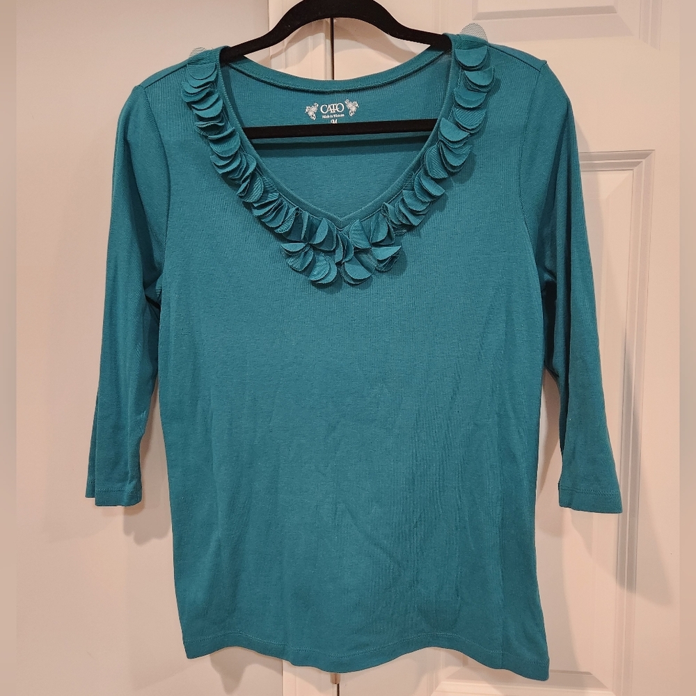 Cato Green/Blue Ruffled V-Neck 3/4 Sleeve Top - Size Medium